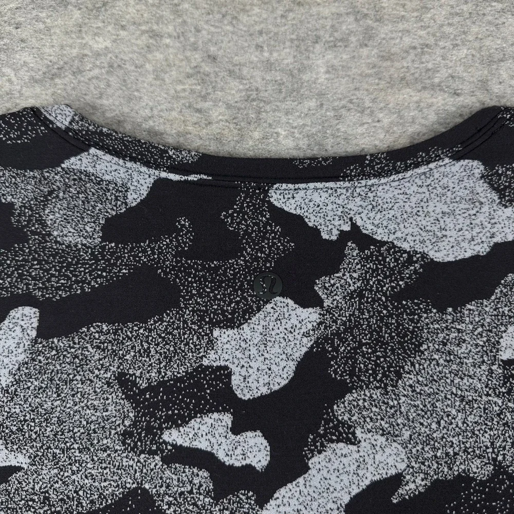 Lululemon‎ Cates Crop Tee Heritage Speckle Camo Womens 10